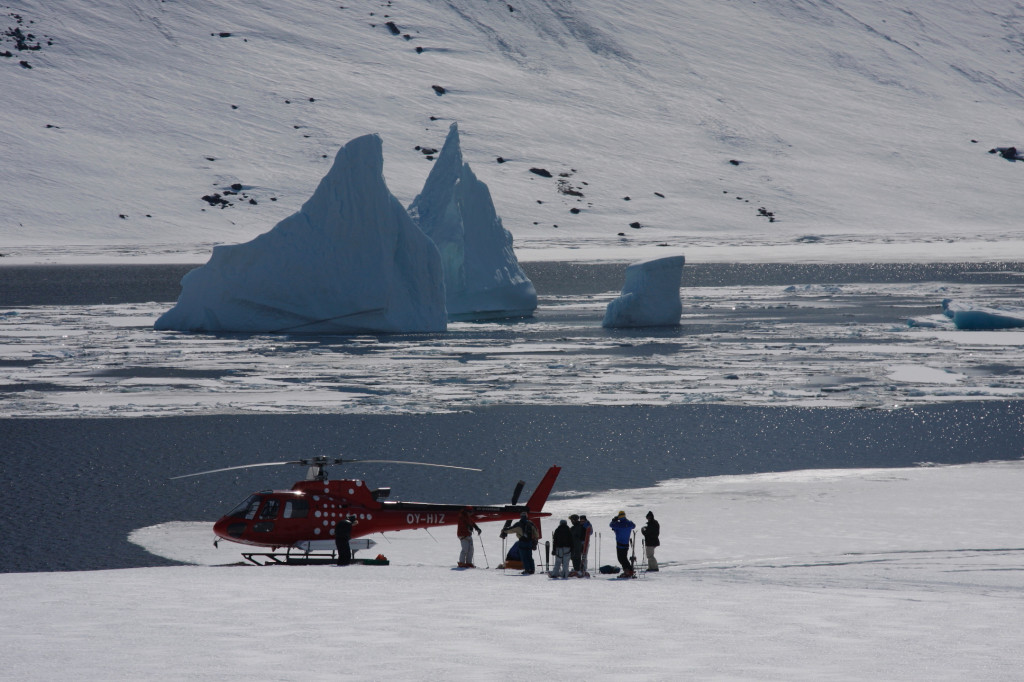 Lunchbreak Heliskiing East Greenland ©Shinsetsu Photo