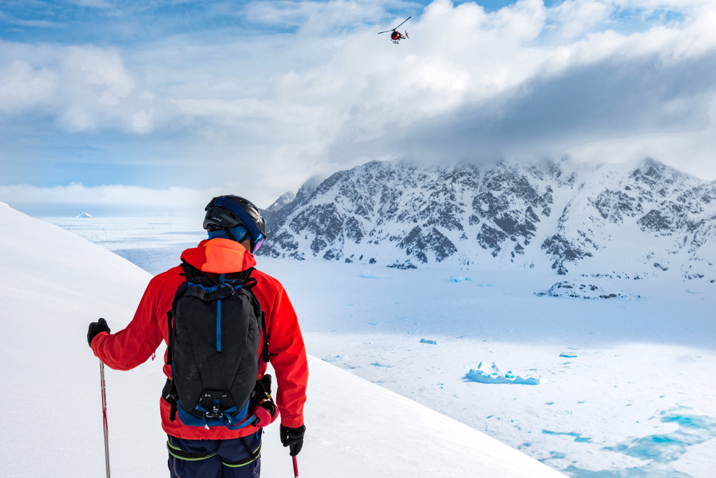 Heli Skiing East Greenland ©Eli Spiegel