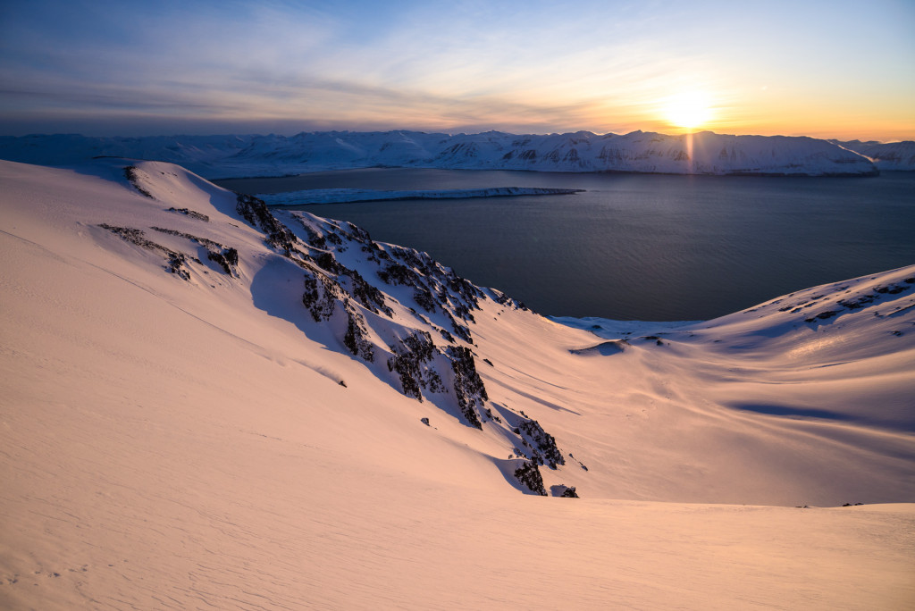 Heli Skiing in the Troll Peninsula  ©Andrew Strain