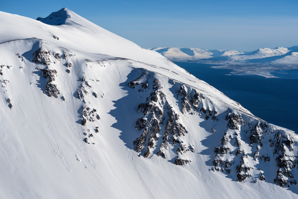 Heli Skiing in the Troll Peninsula  ©Andrew Strain